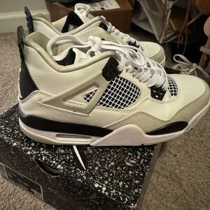 Women Jordan retro 4